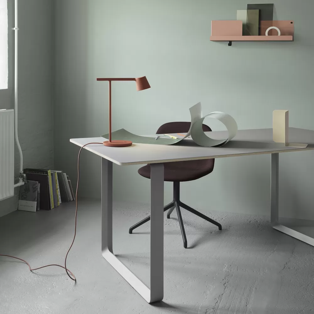 Scrivanie E Tavoli Da Ufficio^Muuto 70/70 Table | Scrivania | Linoleum Grigio