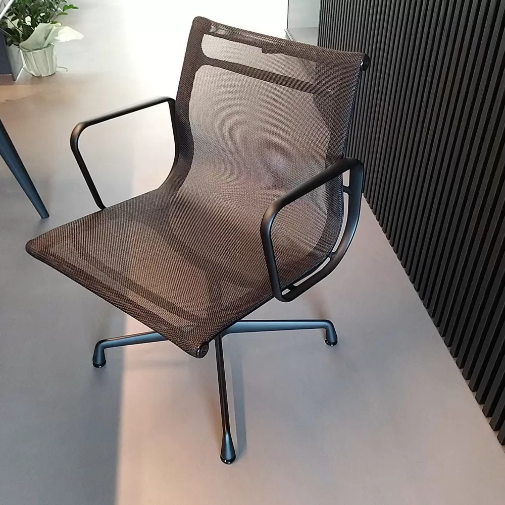 Sedie Da Ufficio^Vitra Aluminium Chair Ea108 | Poltrona Per Ufficio | Nero | Ex-Display