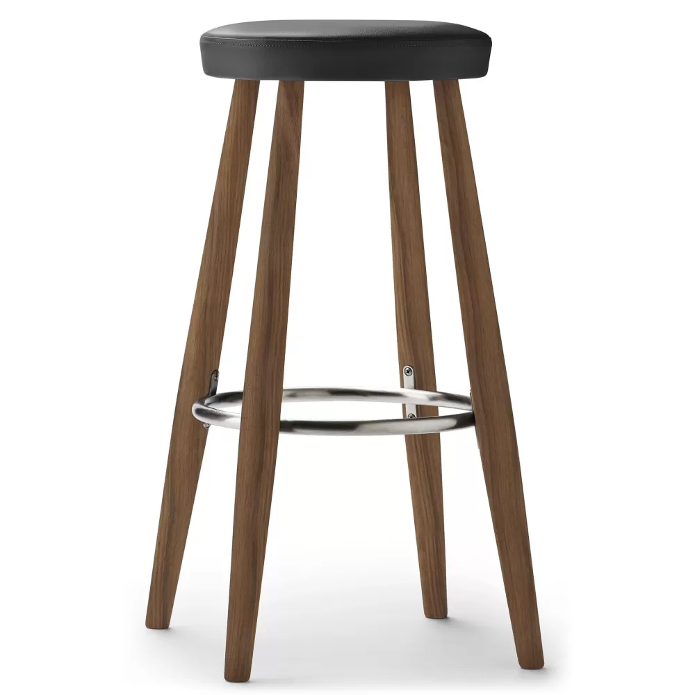 Sgabelli^Carl Hansen & Søn Ch56 | Sgabello | Noce Oliato - Pelle Nera
