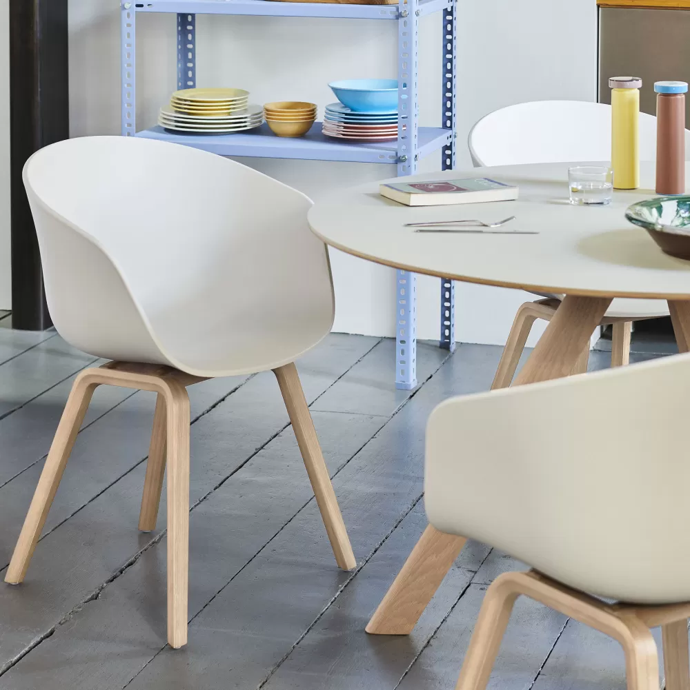 Tavoli Fissi^HAY Cph 20 Round Table | Tavolo | Rovere Saponato/Linoleum Bianco