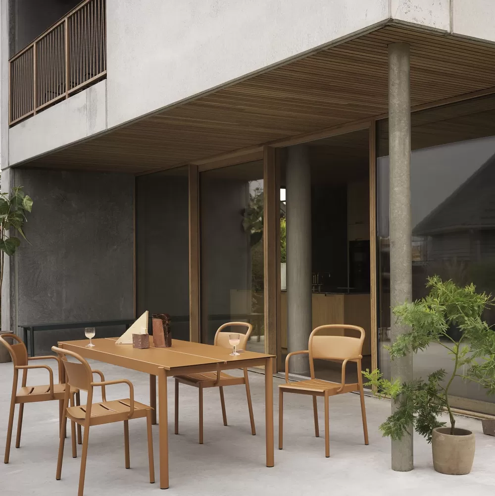 Tavoli Per Esterni^Muuto Linear Steel Table | Tavolo Per Esterni | Burnt Orange