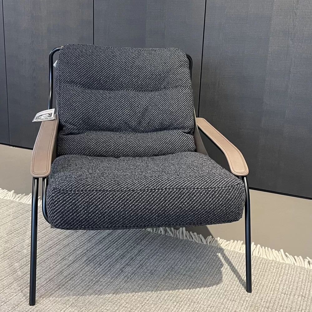 Poltrone Singole^Zanotta Maggiolina Chaise Longue | Poltrona | Cuoio - Tessuto - Ex Display
