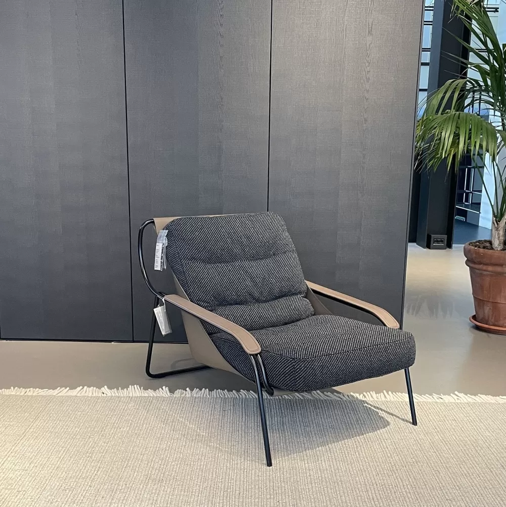 Poltrone Singole^Zanotta Maggiolina Chaise Longue | Poltrona | Cuoio - Tessuto - Ex Display