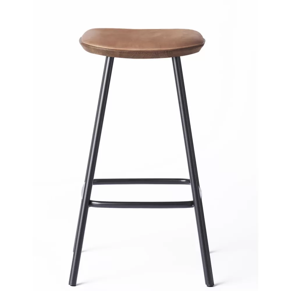 Sgabelli^Brdr. Krüger Pauline Bar Stool H65 | Sgabello | Metallo-Rovere Fume-Pelle Cognac