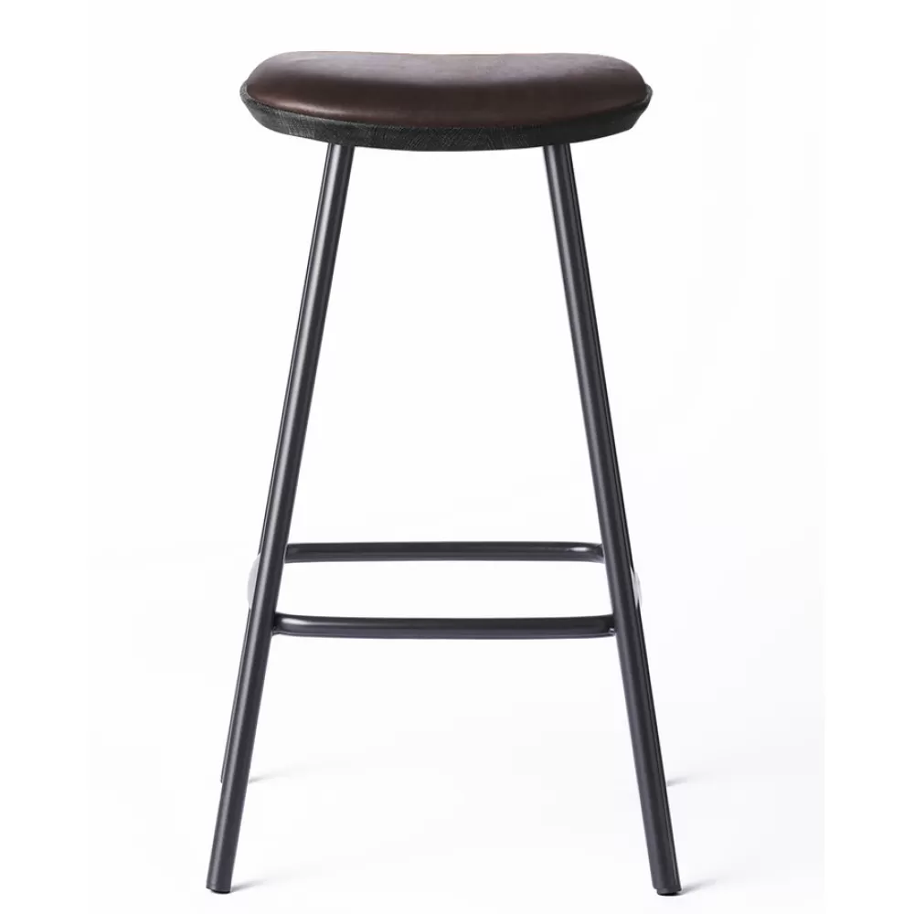 Sgabelli^Brdr. Krüger Pauline Bar Stool H65 | Sgabello | Metallo-Rovere Nero-Pelle Marrone